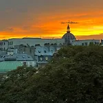 Cosy Studio Paris 8 Avec Terrasse